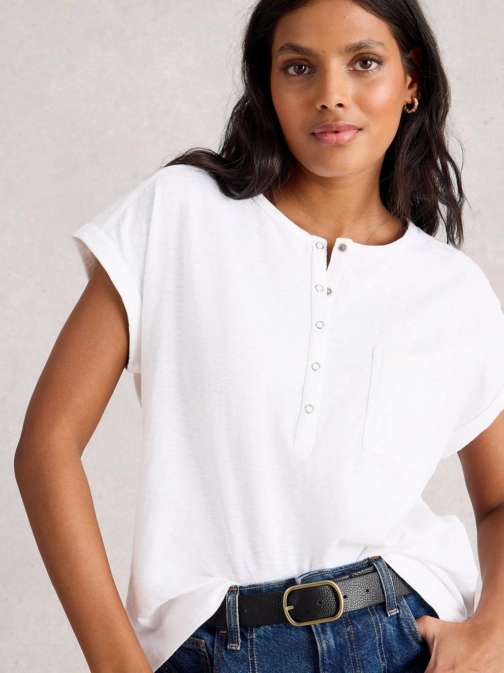 HOLLY SHORT SLEEVE SHIRT in BRIL WHITE - MODEL DETAIL