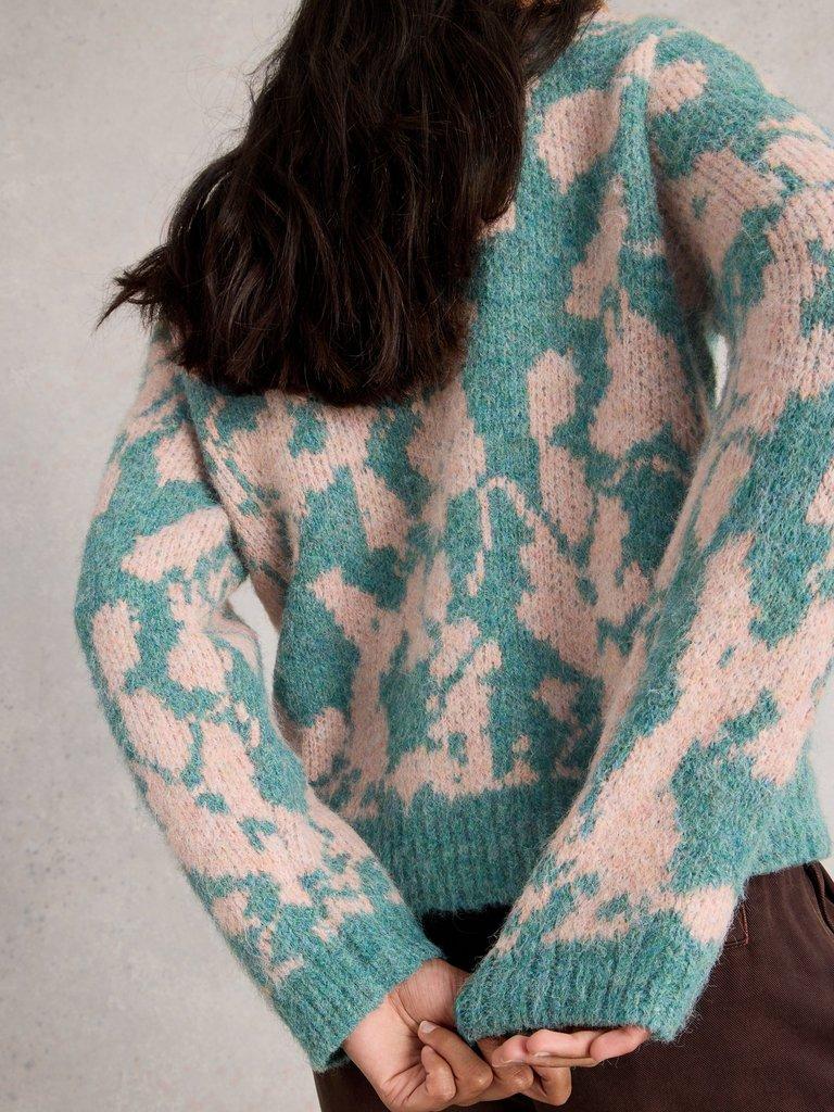 JENNIFER FLORAL CARDI in GREEN MLT - MODEL BACK