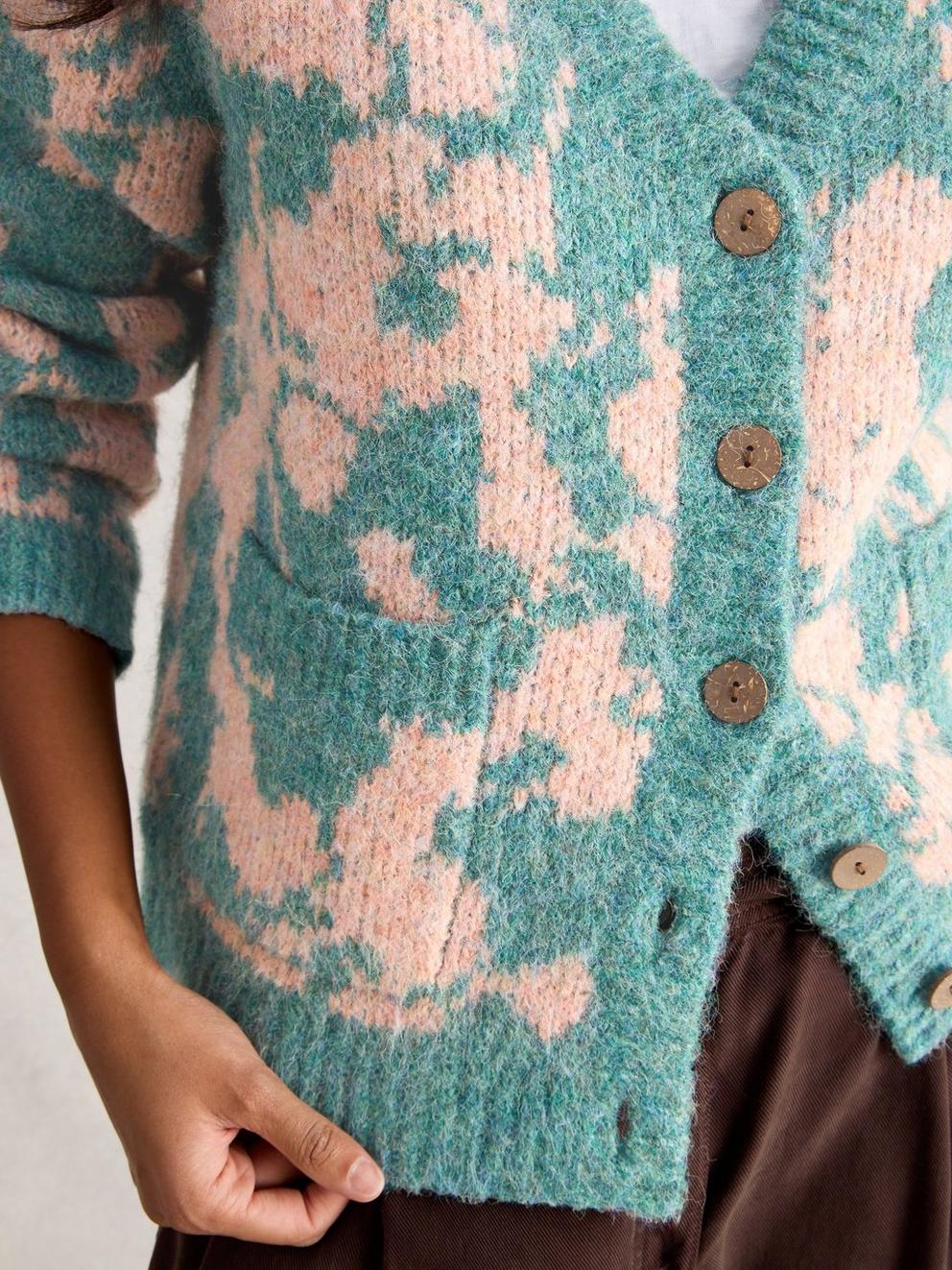 JENNIFER FLORAL CARDI in GREEN MLT - MODEL DETAIL