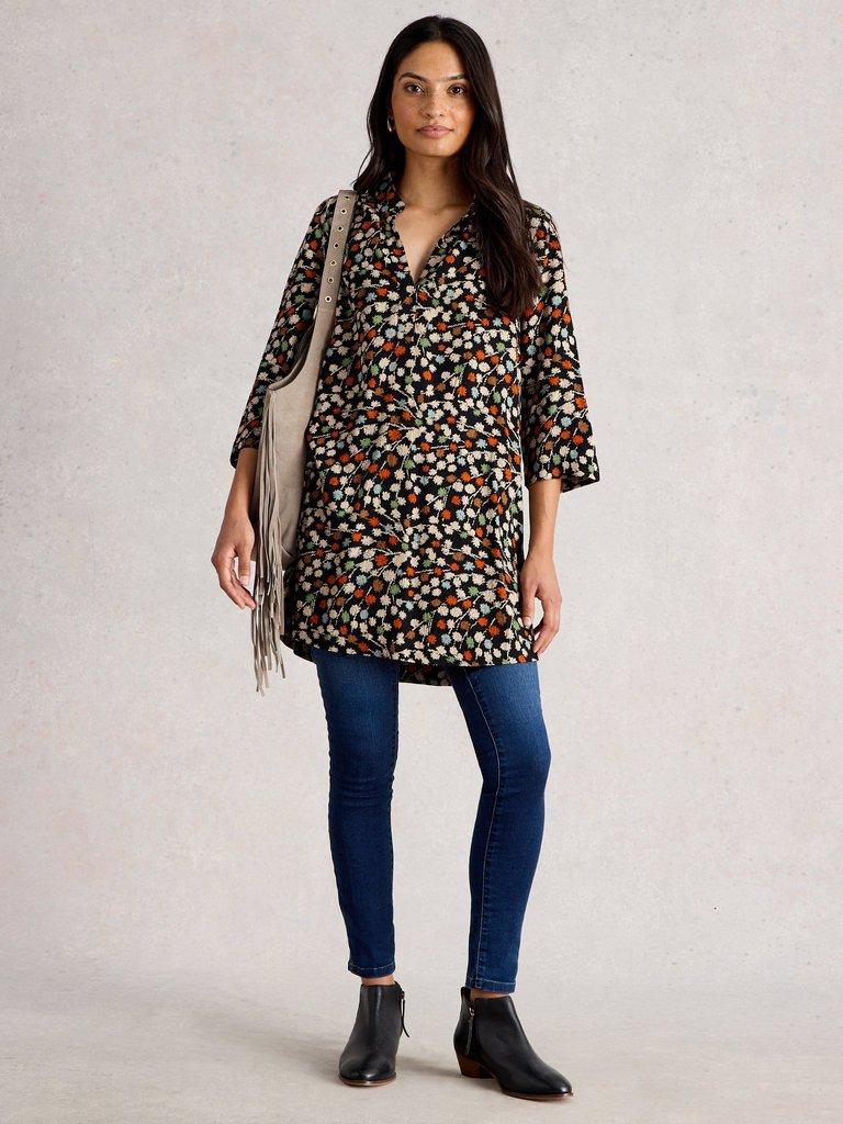 Blake Tunic in BLK MLT - MODEL FRONT