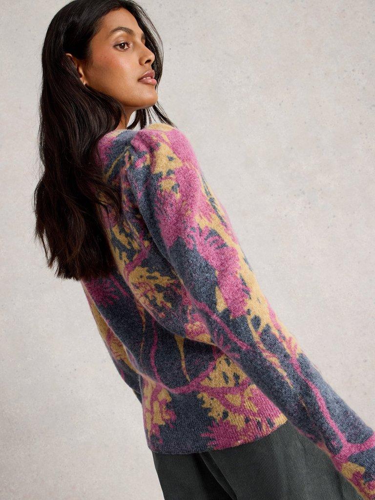 JODIE PRINTED JUMPER in NAVY PR - MODEL BACK