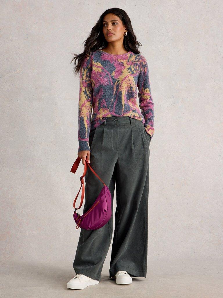 JODIE PRINTED JUMPER in NAVY PR - MODEL FRONT