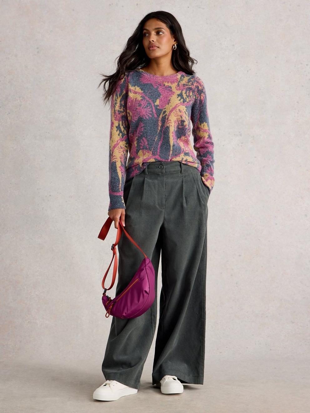 JODIE PRINTED JUMPER in NAVY PR - MODEL FRONT