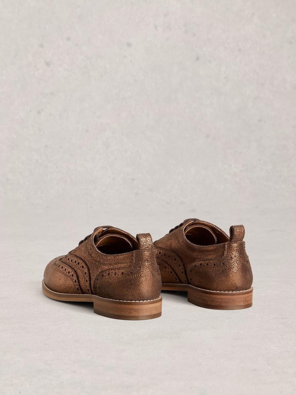 Thistle Lace Up Brogues in GLD TN MET - FLAT BACK