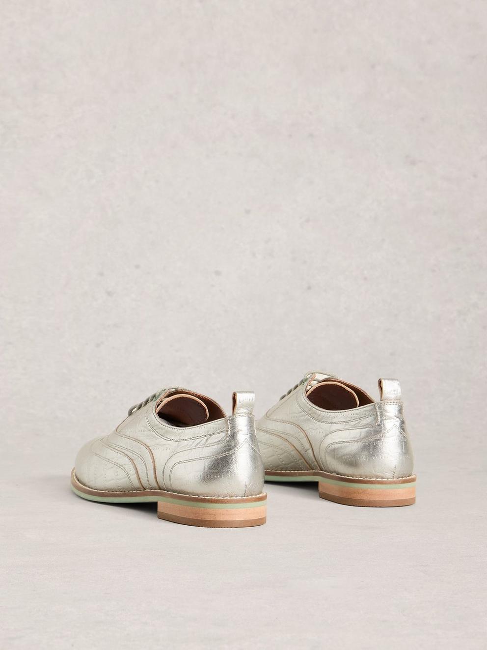 Thistle Lace Up Brogues in SLV TN MET - FLAT BACK