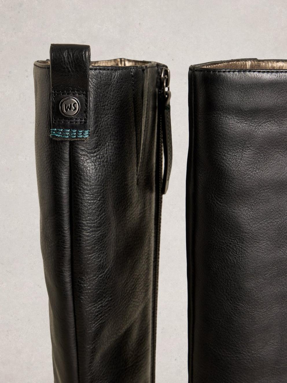 Willow Knee High Leather Boot in PURE BLK - FLAT DETAIL