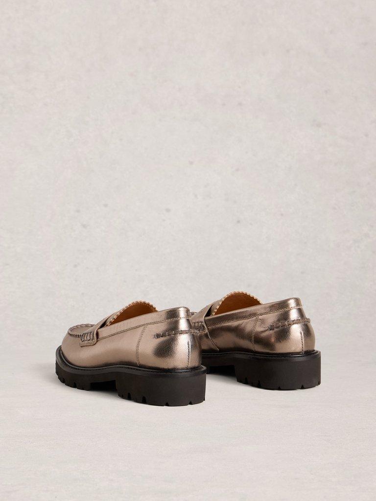 Laura Chunky Loafer in PEWTER MET - FLAT BACK