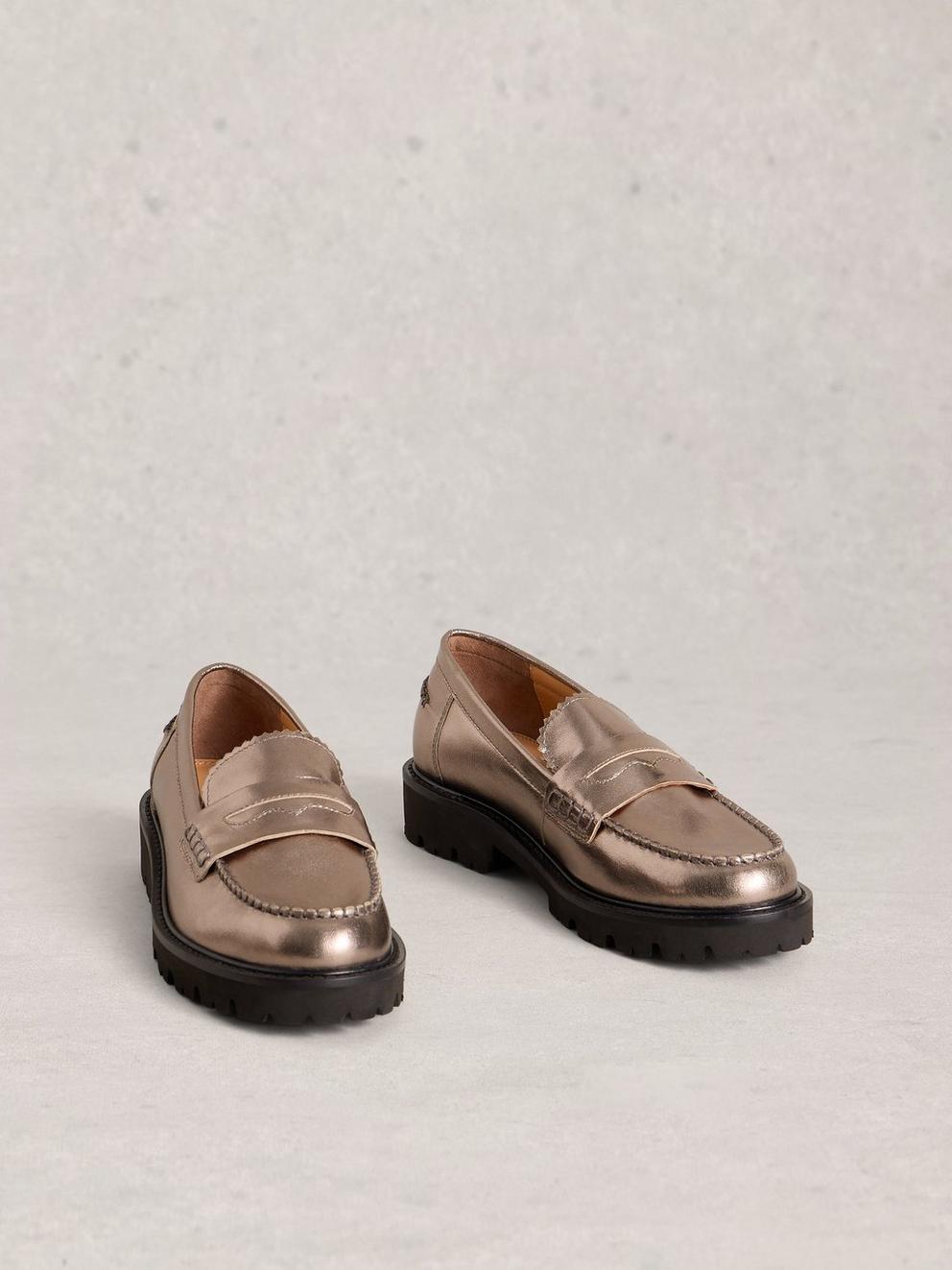 Laura Chunky Loafer in PEWTER MET - FLAT FRONT