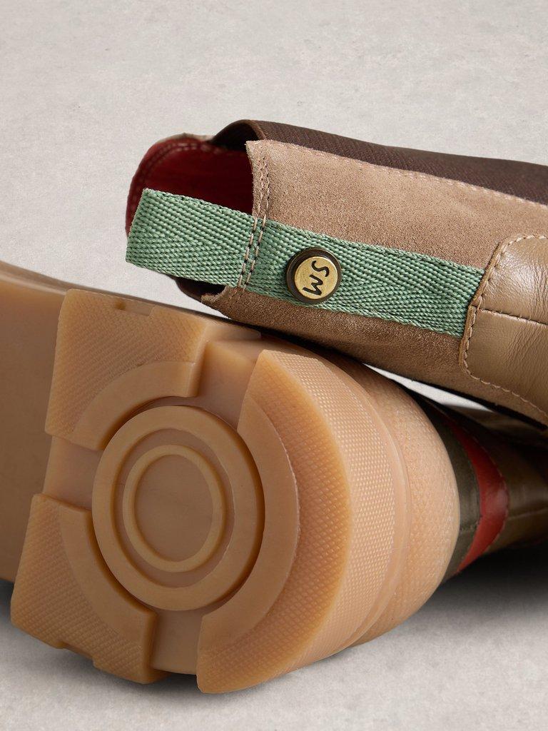 Wren Puddle Boot in NAT MLT - FLAT DETAIL