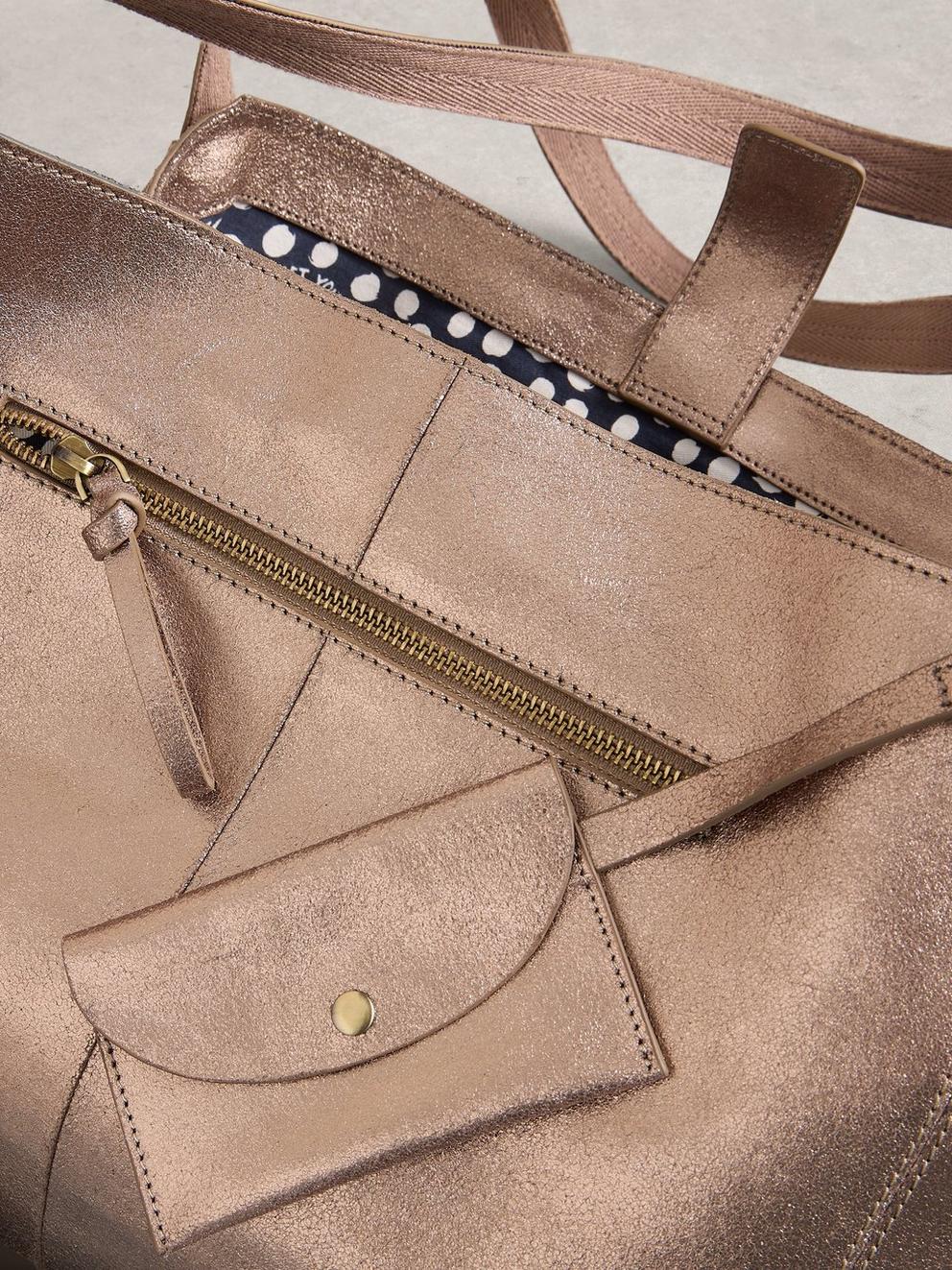 Hettie Leather Tote in GLD TN MET - FLAT DETAIL