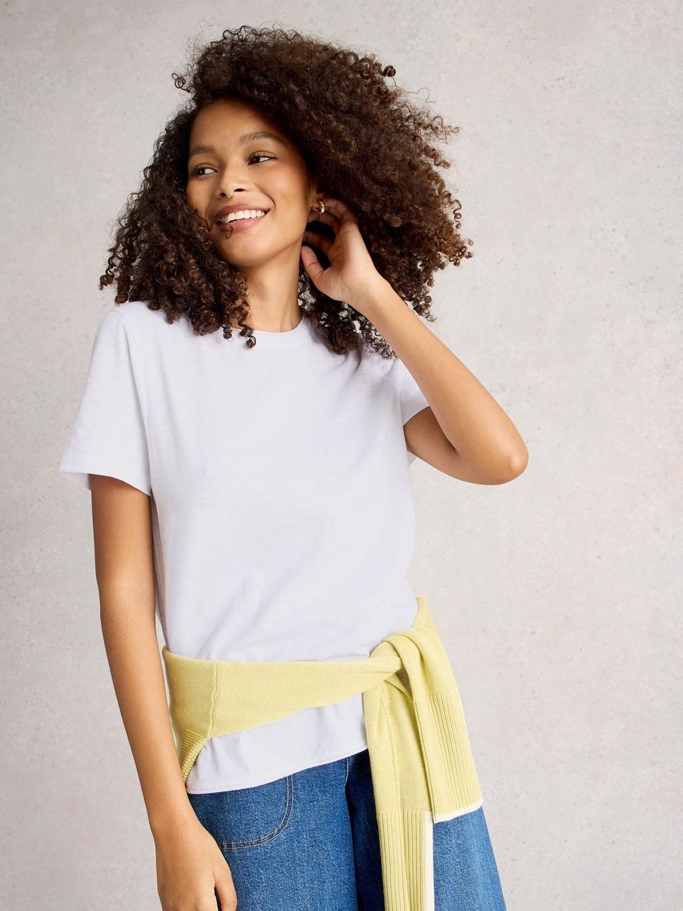 CLARA SHORT SLEEVE TEE in BRIL WHITE - MODEL DETAIL