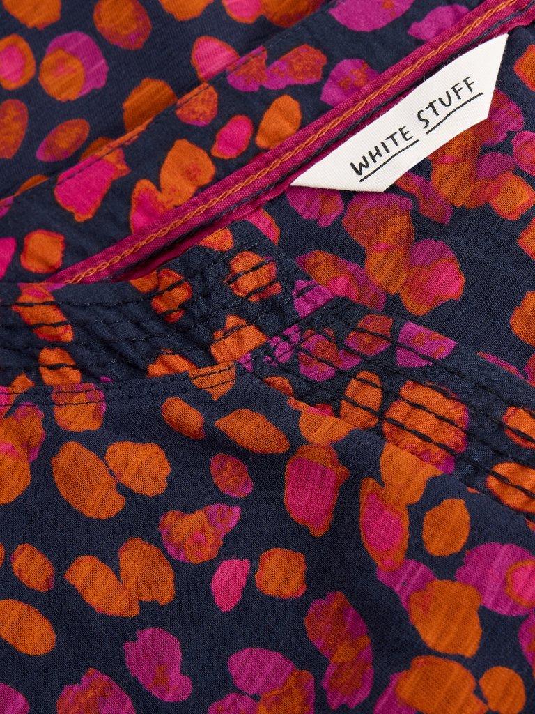 WEAVER NOTCH LS TEE in NAVY MULTI - FLAT DETAIL