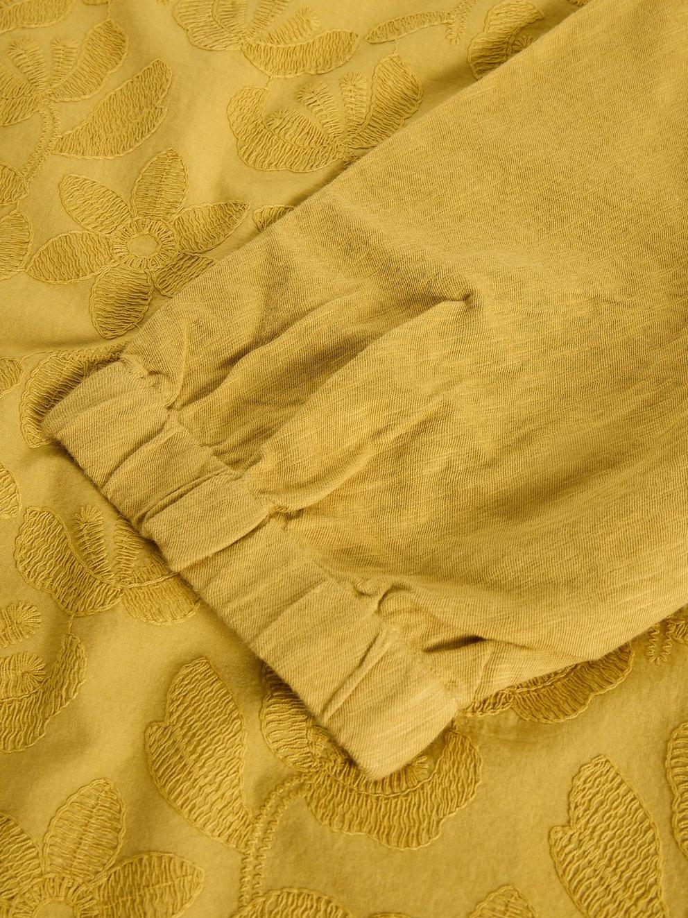 VANESSA FLORAL TOP in MID CHART - FLAT DETAIL