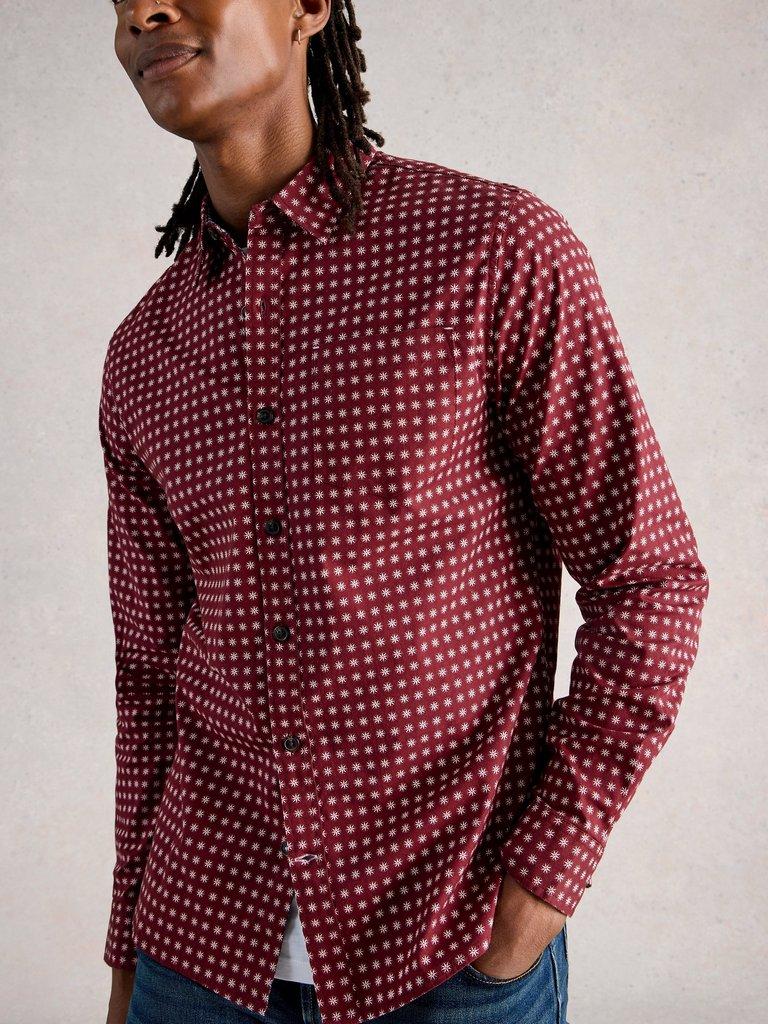 Salcombe Star Geo Print Shirt in PLUM PR - MODEL DETAIL