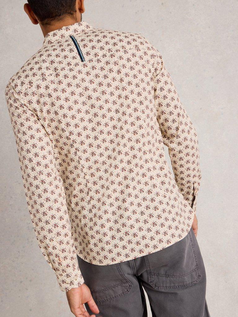 Salcombe Spot Fan Print Shirt in NAT PR - MODEL BACK