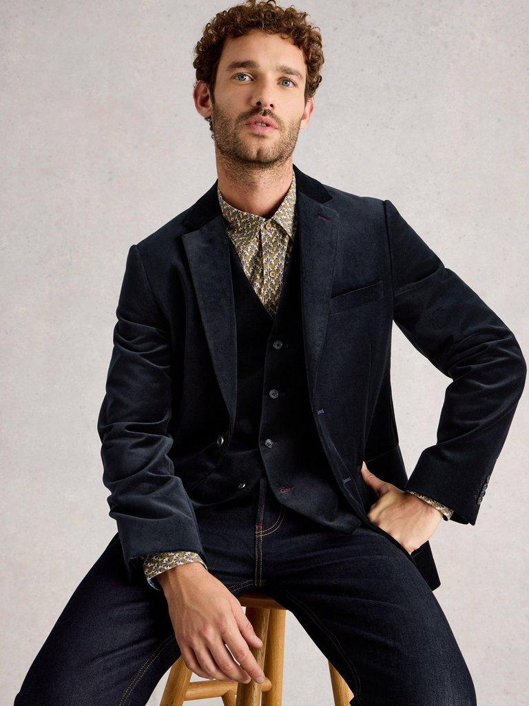 Velvet Blazer in DARK NAVY - LIFESTYLE
