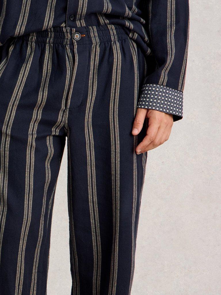 Flannel Moorland PJ Trousers in NAVY MULTI - MODEL DETAIL