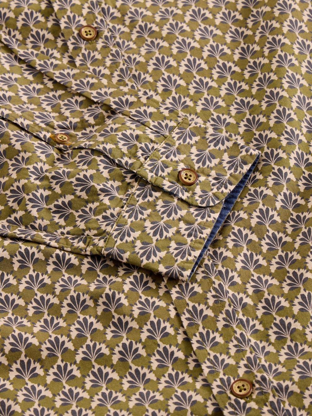 Finsbury Fan Geo Print Shirt in GREEN PR - FLAT DETAIL