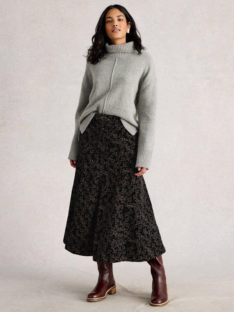 Quinn Cord Midi Skirt in BLK PR - MODEL FRONT