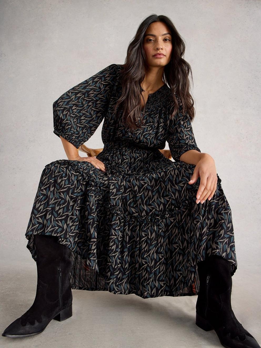 Remi Metallic Midi Skirt in BLK MLT - MODEL DETAIL