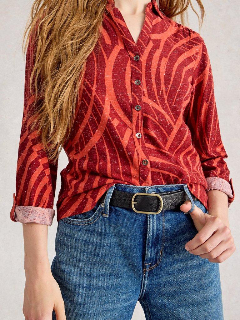ANNIE PRINTED SPARKLE SHIRT in RED PR - MODEL DETAIL