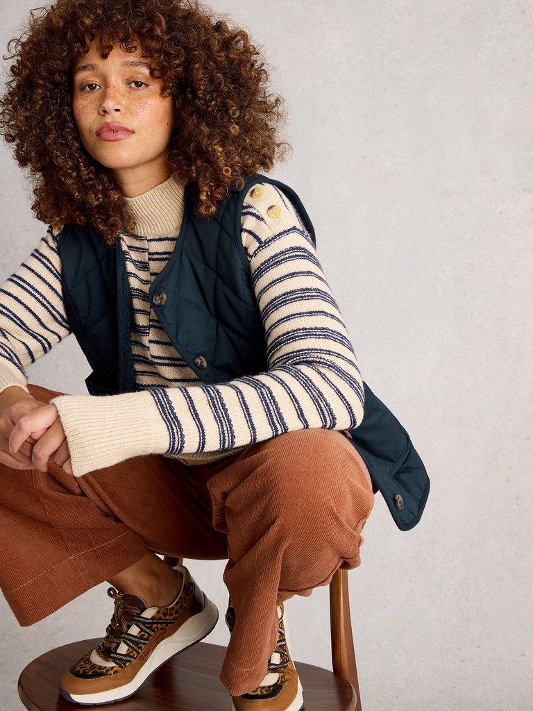 Emily Quilted Gilet in DARK NAVY - MODEL DETAIL