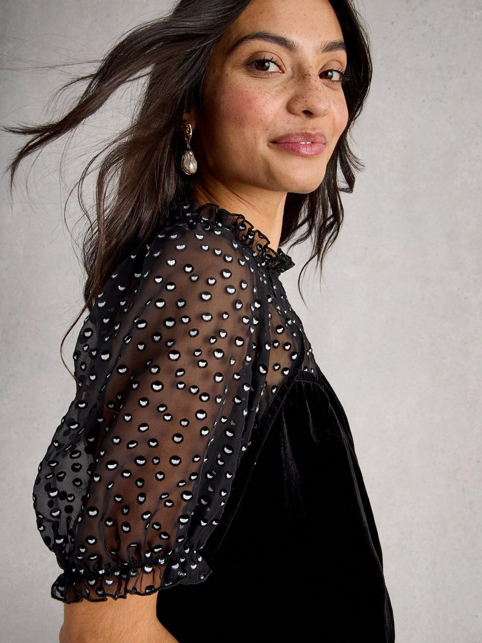 Lexi Velvet Top in PURE BLK - LIFESTYLE