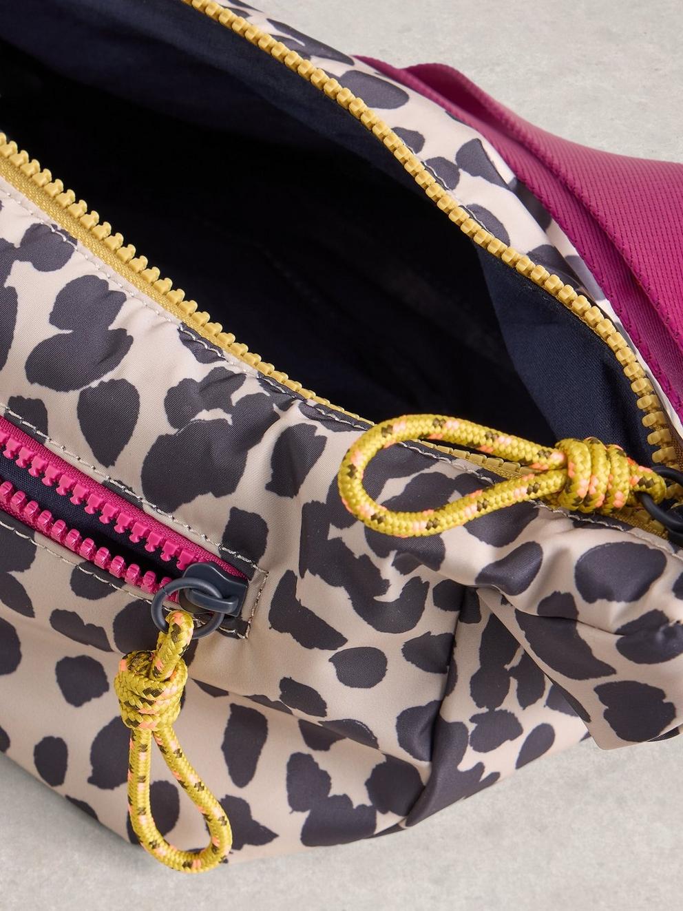 Meadow Sling Bag in NAT PR - FLAT DETAIL