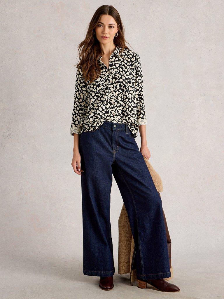 Sophie Printed Shirt in BLK PR - MODEL FRONT