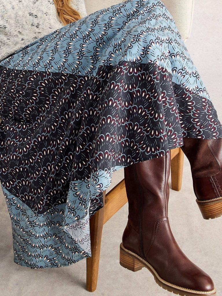 Sara Print Maxi Skirt in BLUE MLT - MODEL DETAIL