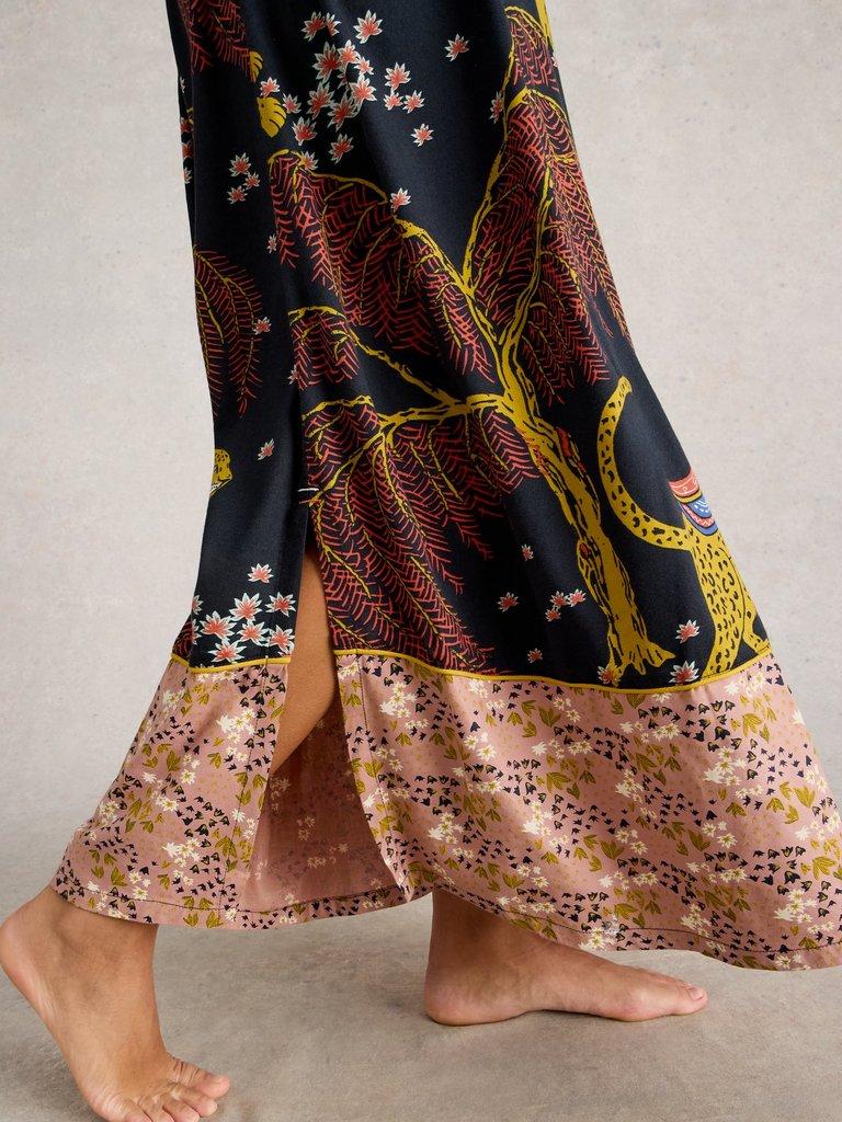 IRIS CAMI NIGHTIE in BLK MLT - MODEL DETAIL