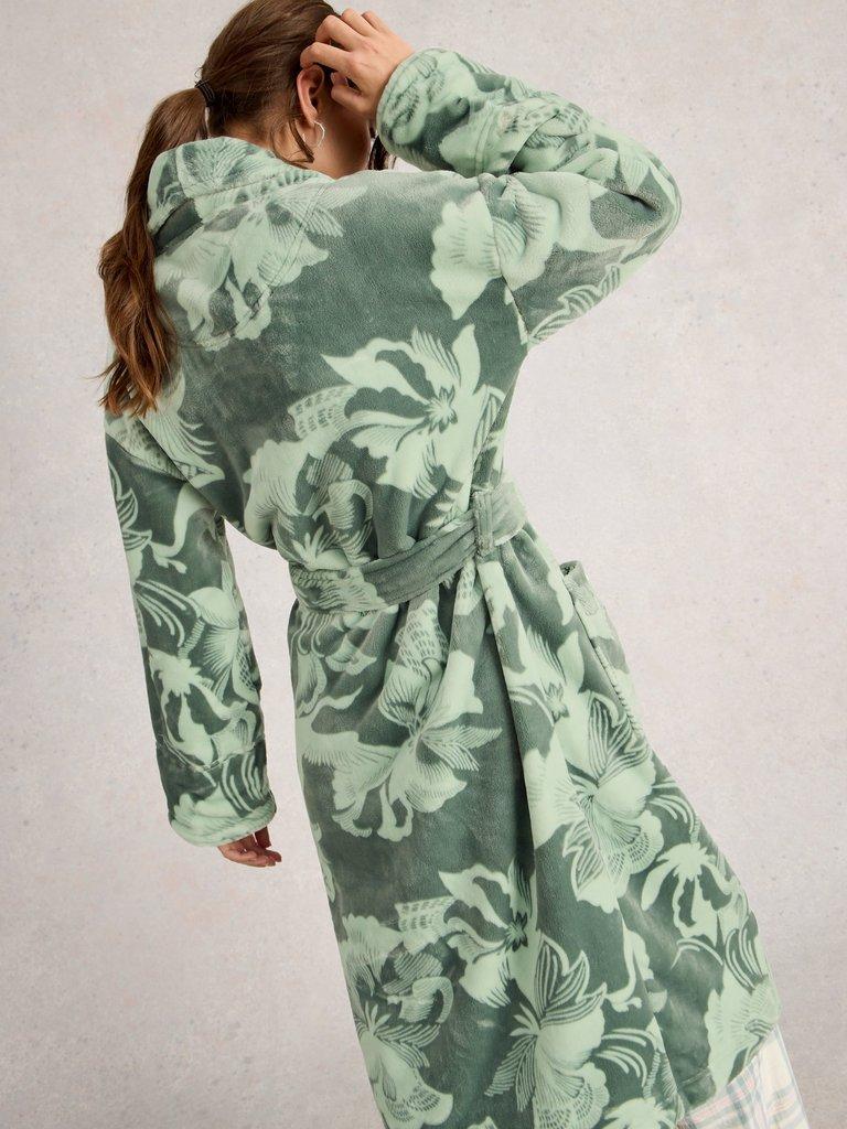 CLOVER PRINT DRESSING GOWN in GREEN MLT - MODEL BACK
