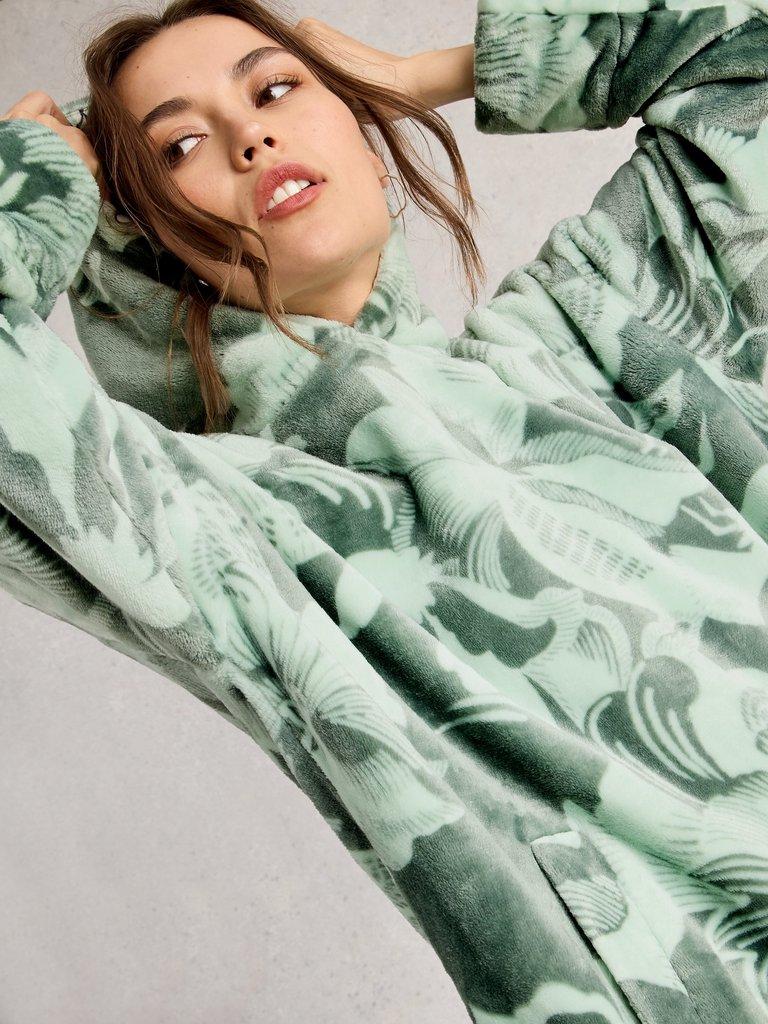 CLOVER SNUGGLE HOODIE in GREEN MLT - LIFESTYLE