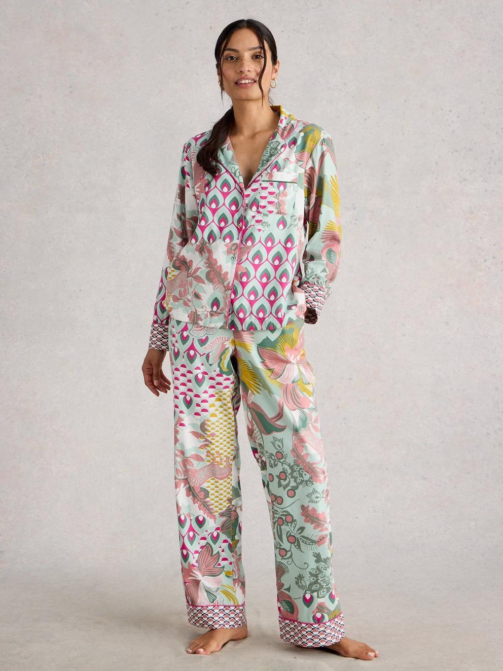 ORGANIC NINA PJ BOTTOM in GREEN MLT - MODEL FRONT