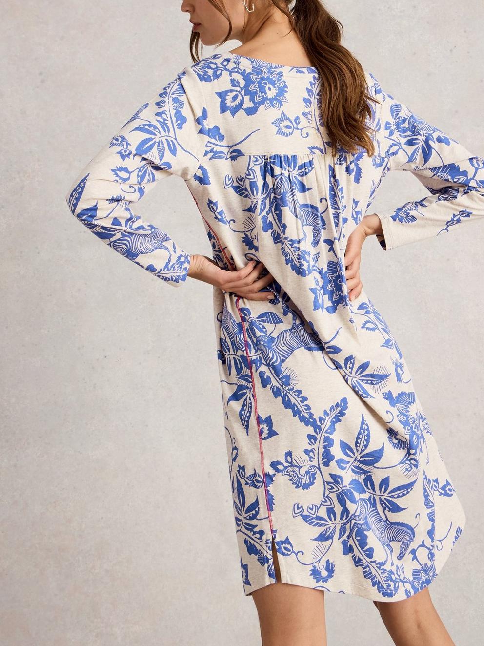 EVA JERSEY CREW NECK NIGHTIE in NAT MLT - MODEL BACK