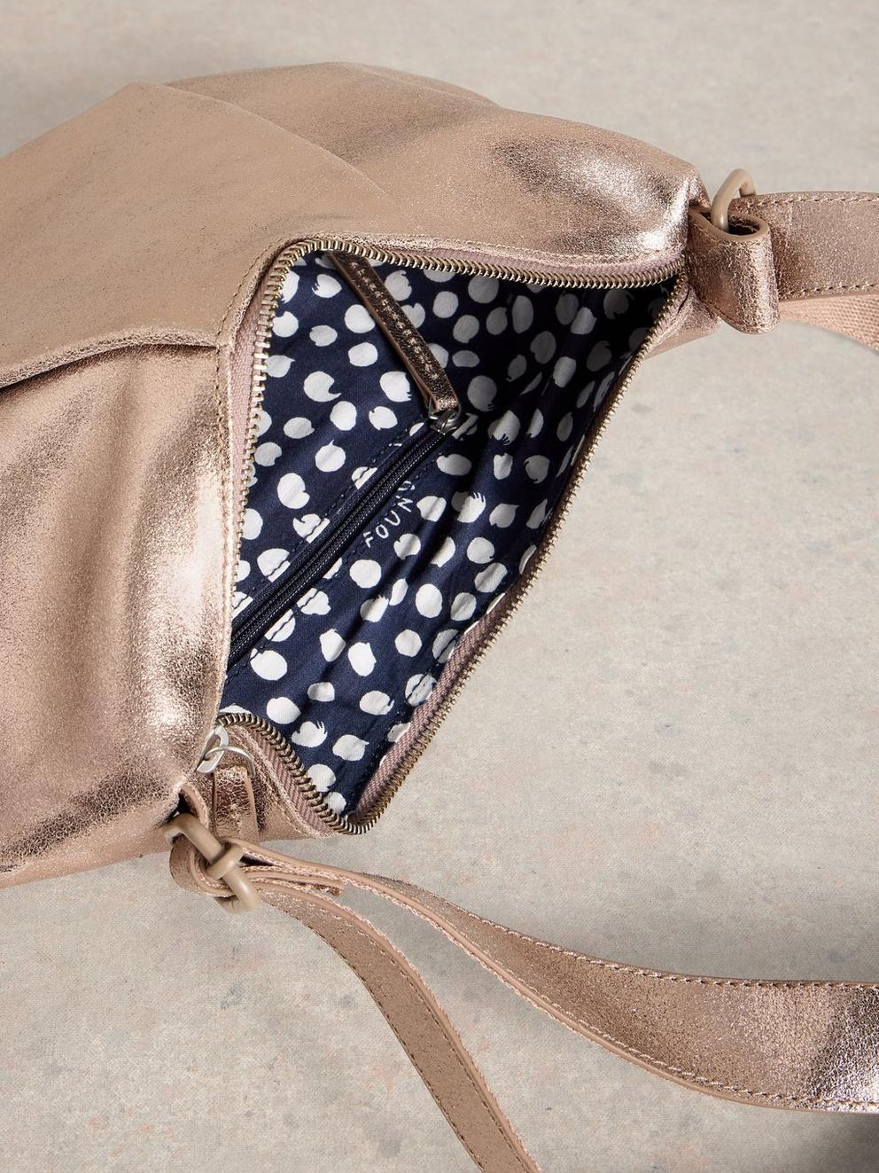 Lucy Leather Bag in GLD TN MET - FLAT DETAIL