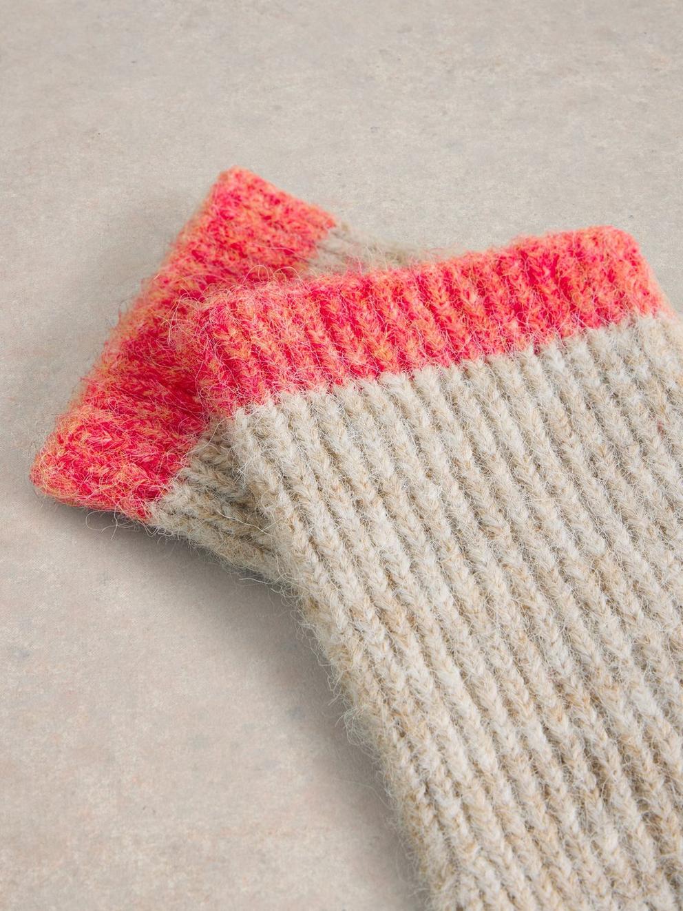 Colourblock Knitted Glove in NAT MLT - FLAT DETAIL