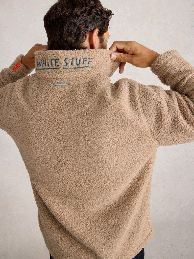 Borg Half Zip in LGT NAT - LIFESTYLE