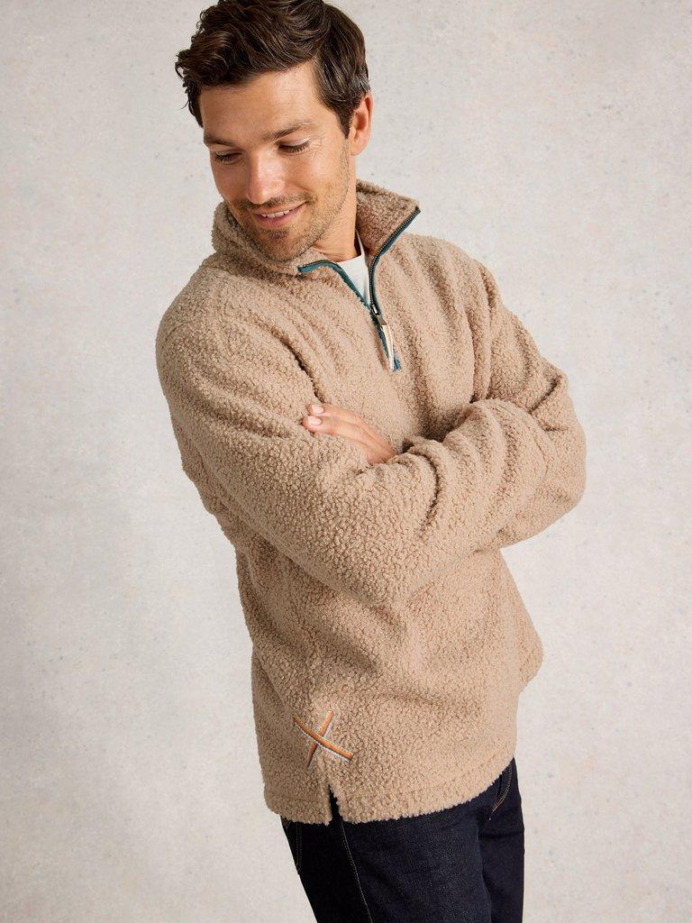 Borg Half Zip in LGT NAT - MODEL DETAIL