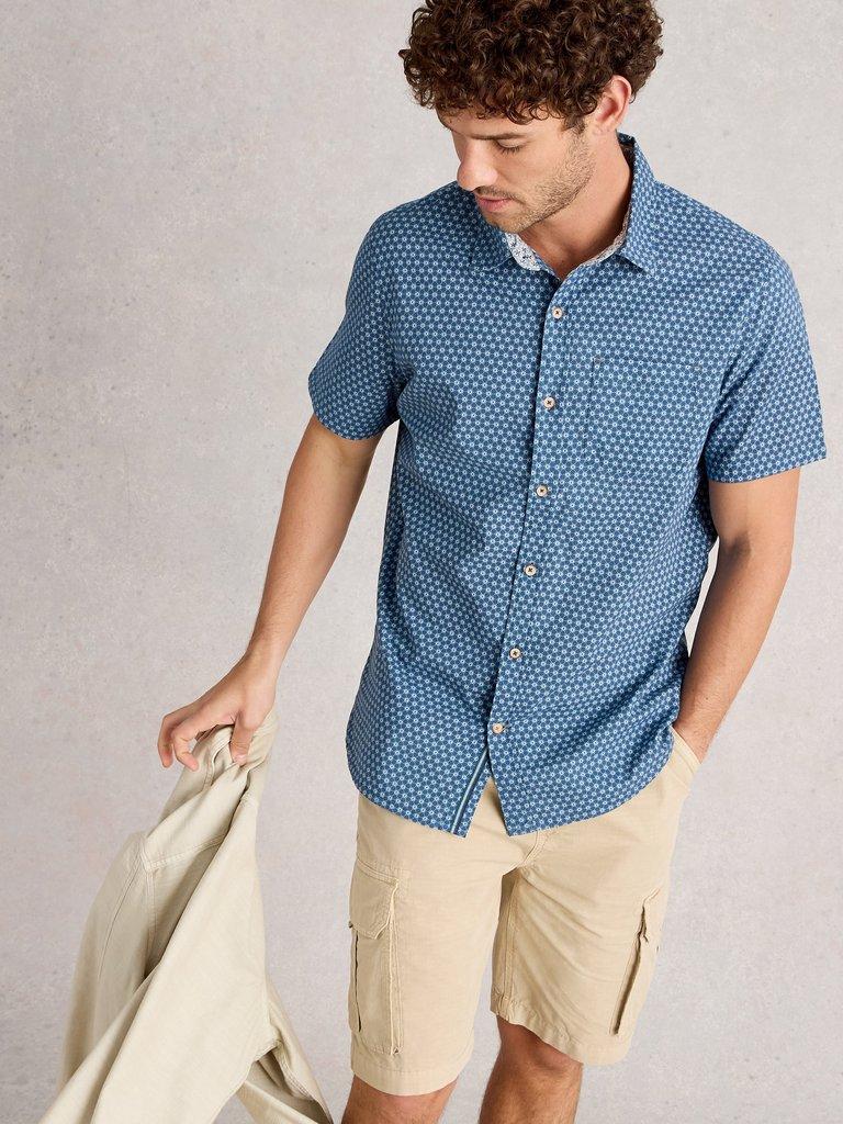 Finsbury Flower SS Print Shirt in NAVY PR - LIFESTYLE