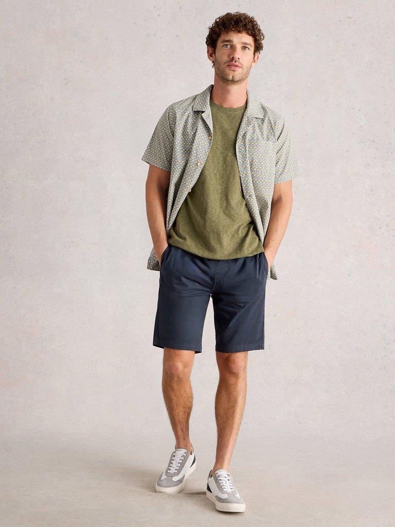 Hayle Fan SS Print Shirt in NAT PR - MODEL FRONT