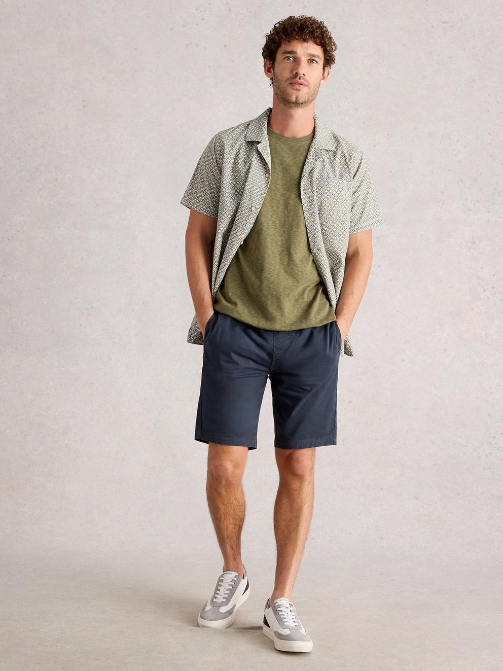Hayle Fan SS Print Shirt in NAT PR - MODEL FRONT