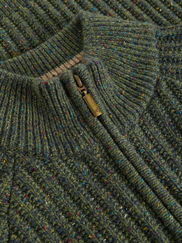 Chunky Funnel Neck in DK GREEN - FLAT DETAIL