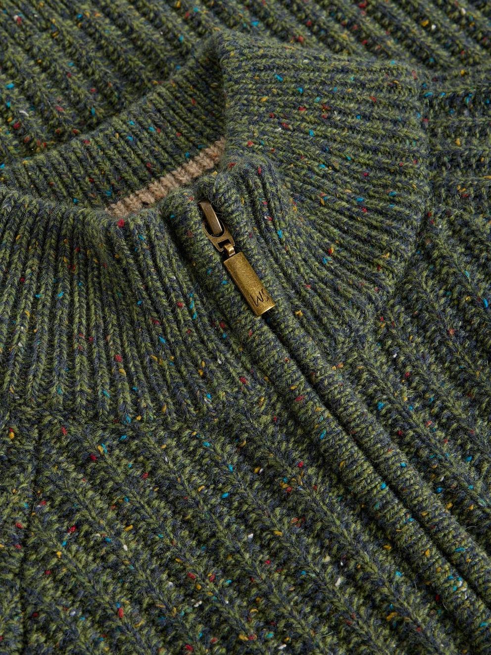 Chunky Funnel Neck in DK GREEN - FLAT DETAIL