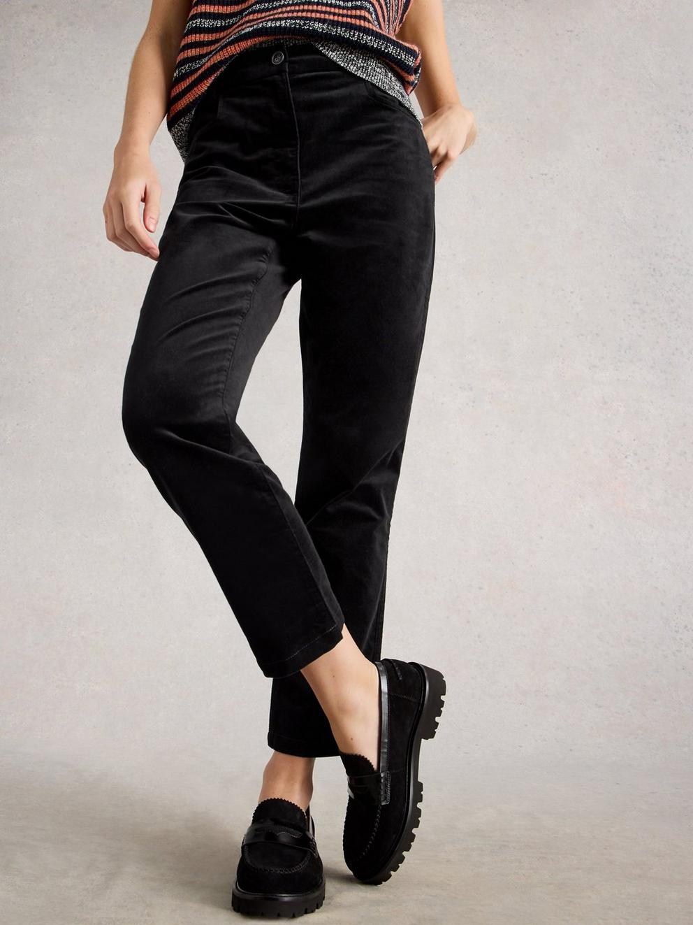 Savannah Velvet Trousers in PURE BLK - MODEL DETAIL