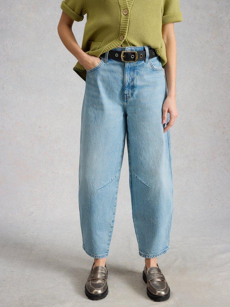 Aubrey Barrel Leg Jean  in LGT DENIM - MODEL DETAIL