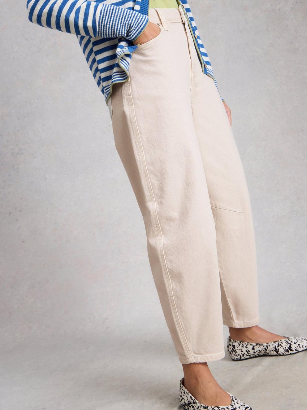 Aubrey Barrel Leg Jean  in NAT WHITE - MODEL DETAIL