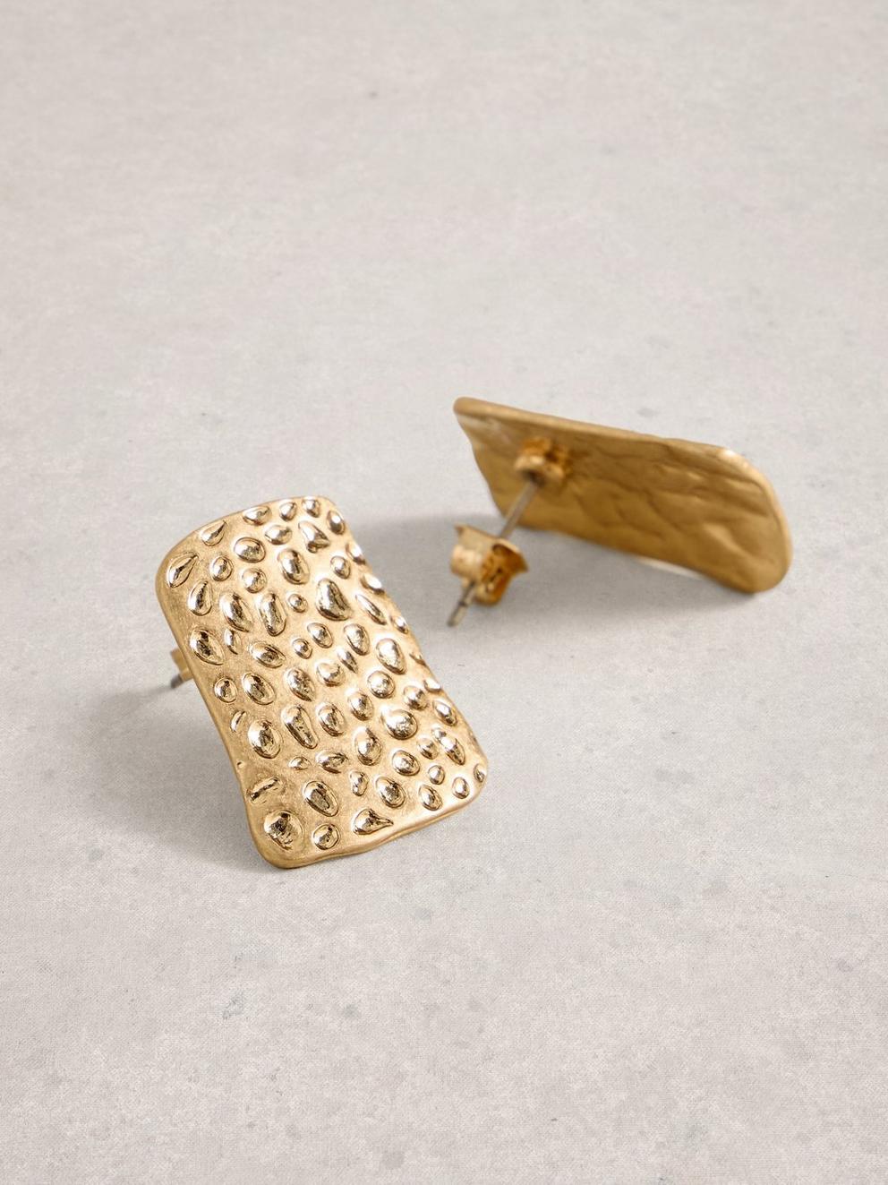 Mia Textured Stud Earring in GLD TN MET - FLAT DETAIL