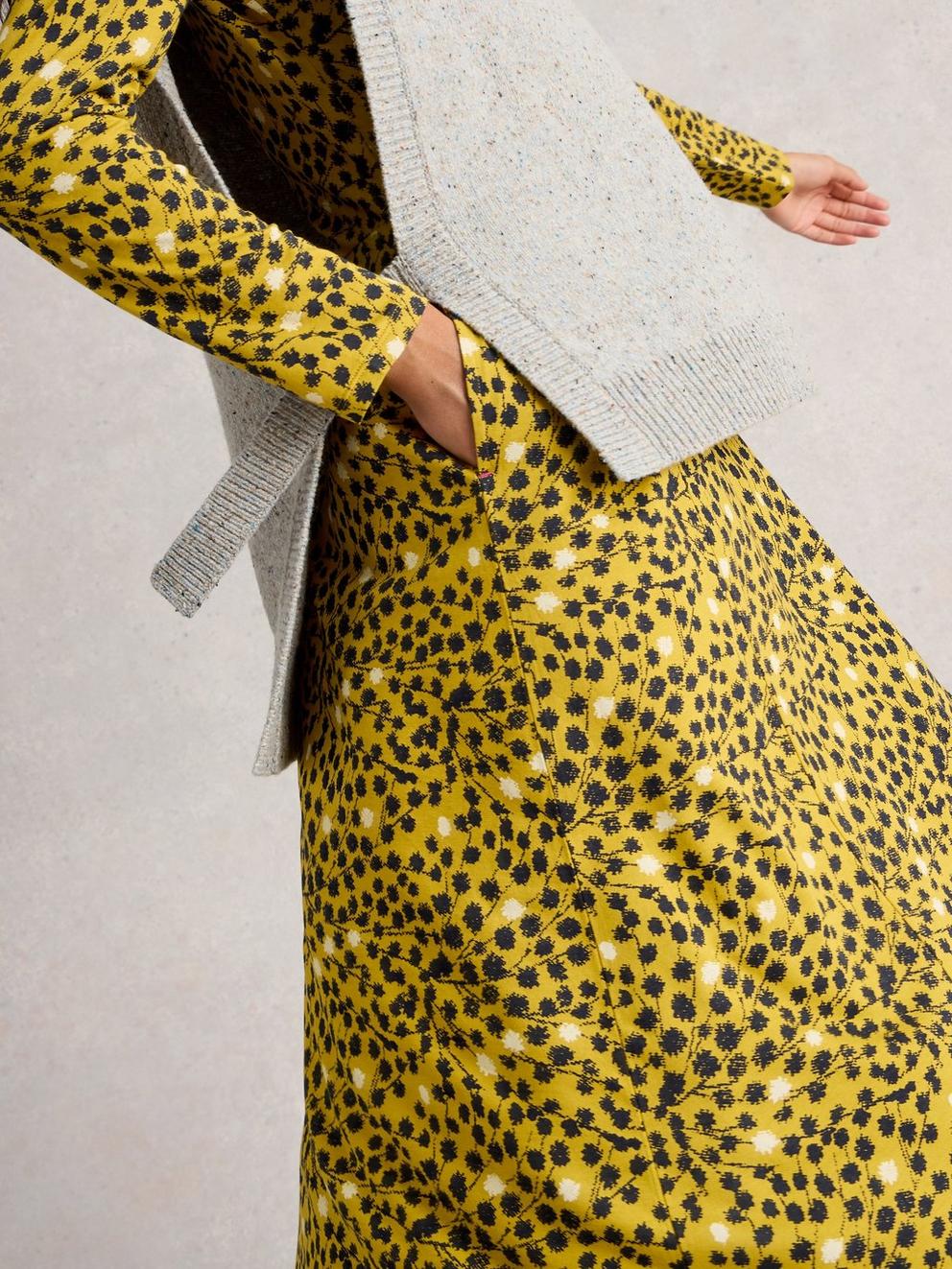 Madeline Crew Neck Jersey Midi Dress in CHART MLT - MODEL DETAIL