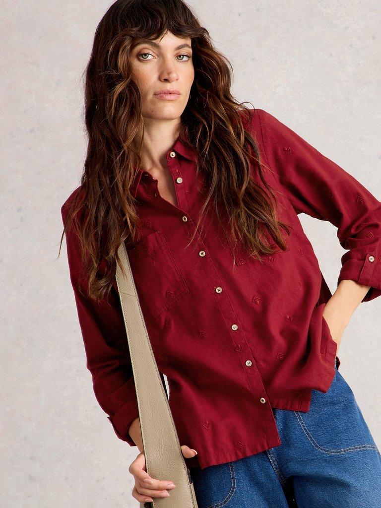 Sophie Shirt Organic Cotton in MID RED - LIFESTYLE